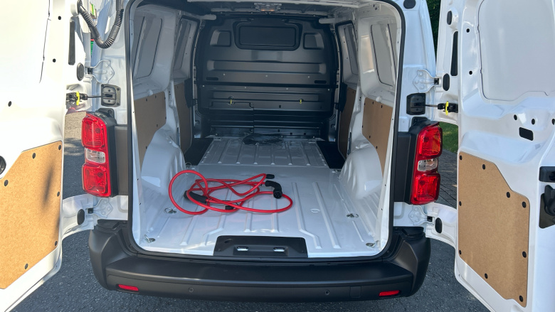 Peugeot Expert E-L2 100kW 75kWh Professional Van Auto